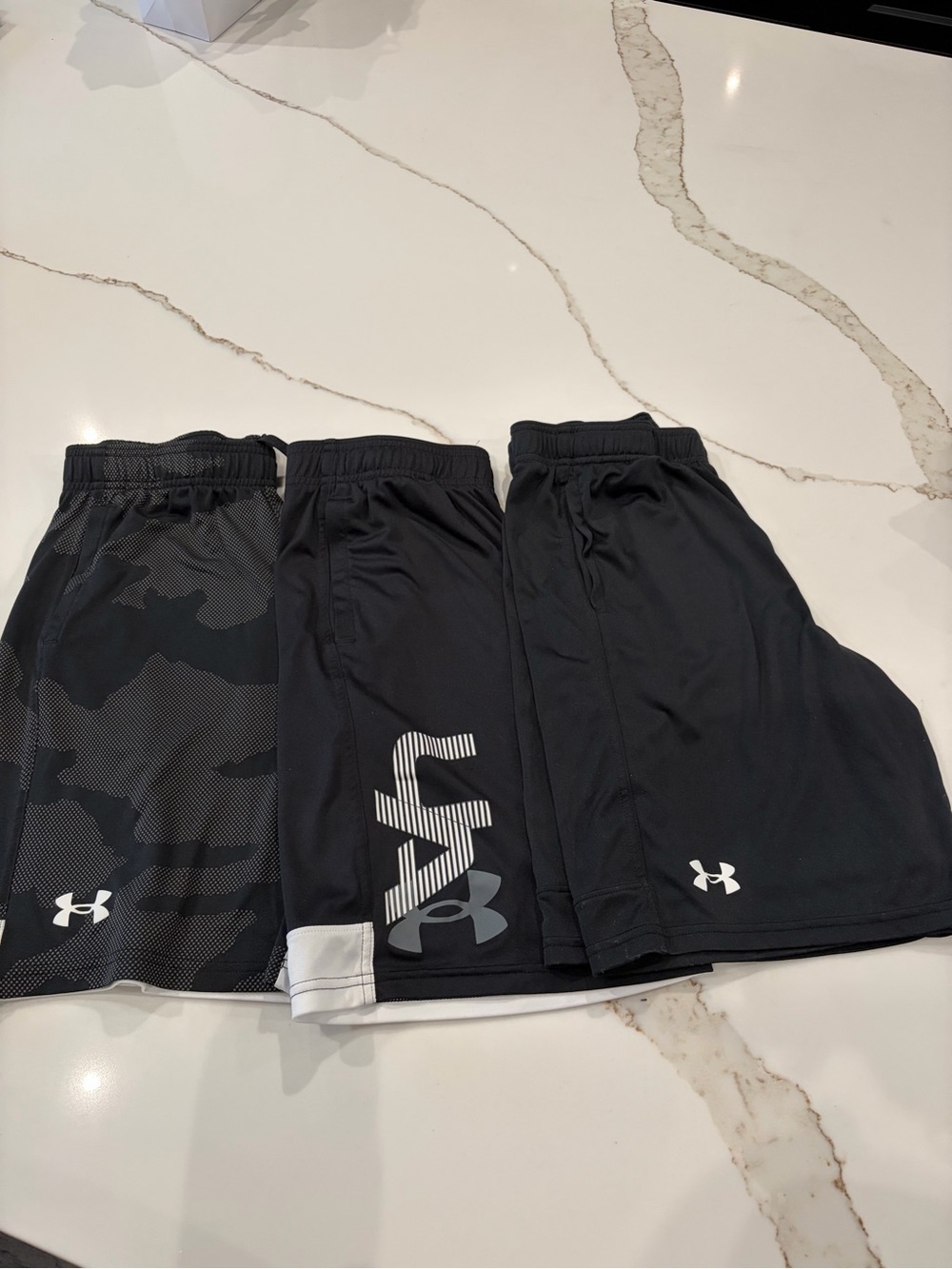 Under Armour Youth Large Black, Camo Athletic Shorts